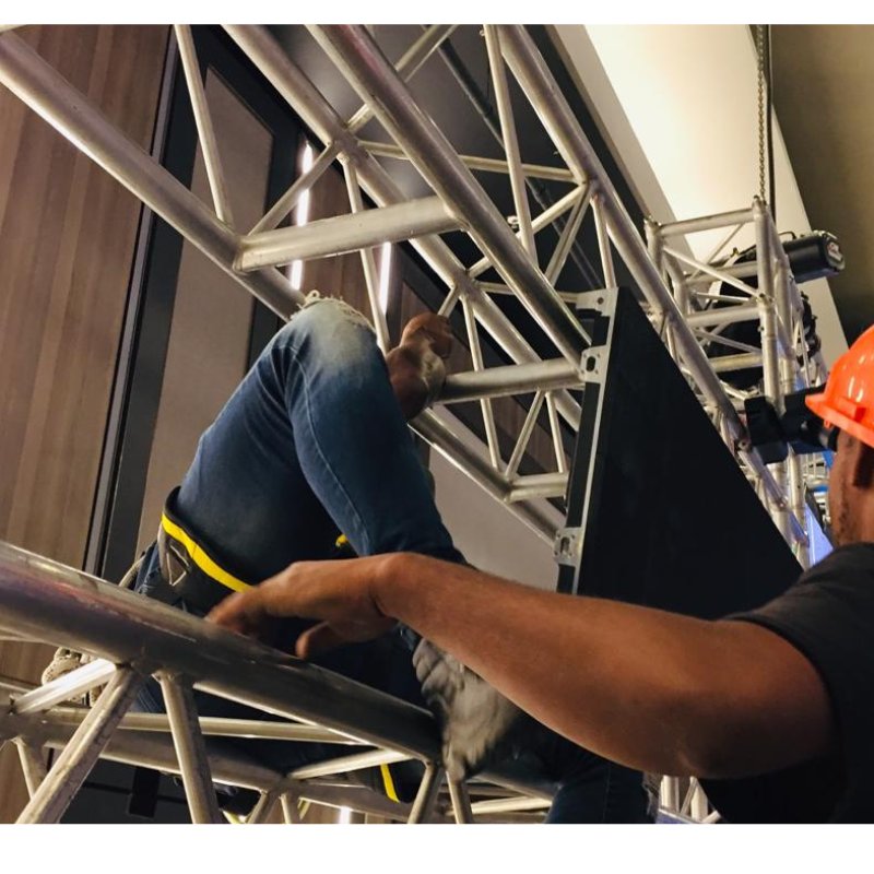 Rigger securing structure